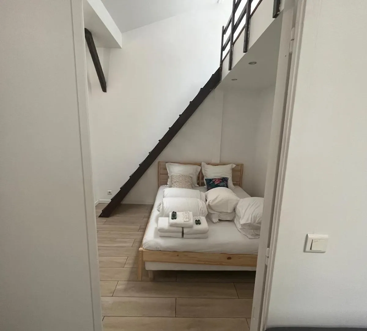 Berbere 13 People Paris Place De La Nation Apartment